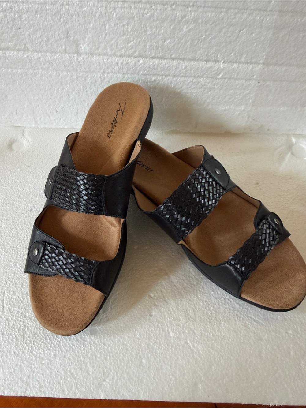 New Comfort Leather Slip-On Sandals :adjustable straps size 12